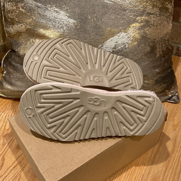 Authentic UGG Keegan Slippers Woman SZ 6 Baby Pink Color - Picture 6 of 14